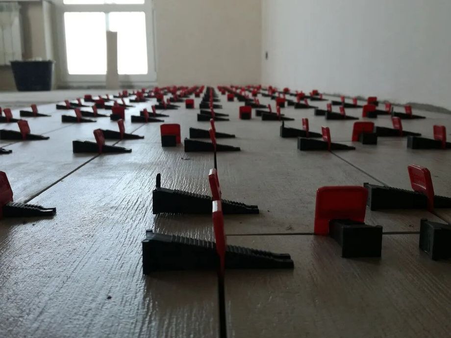 Укладка керамогранита на пол в Горелово  3