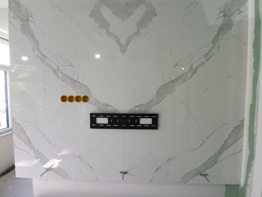 Облицовка камина крупноформатным керамогранитом на Малом пр. В.О.